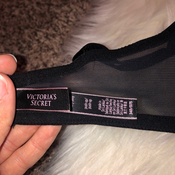 NEW Victoria’s Secret push up bra - Picture 4 of 4